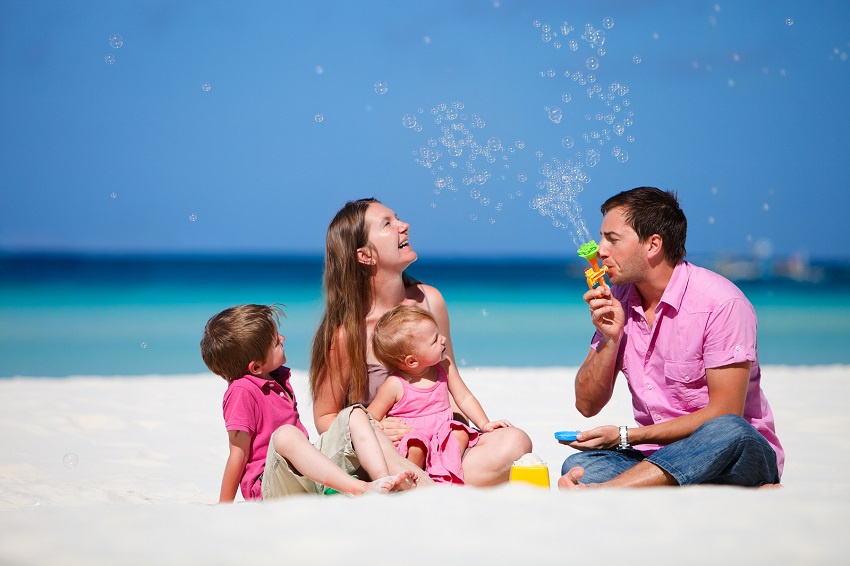 10 Travel Tips to Plan a Truly Relaxing Family Vacation | Heavenly Plan